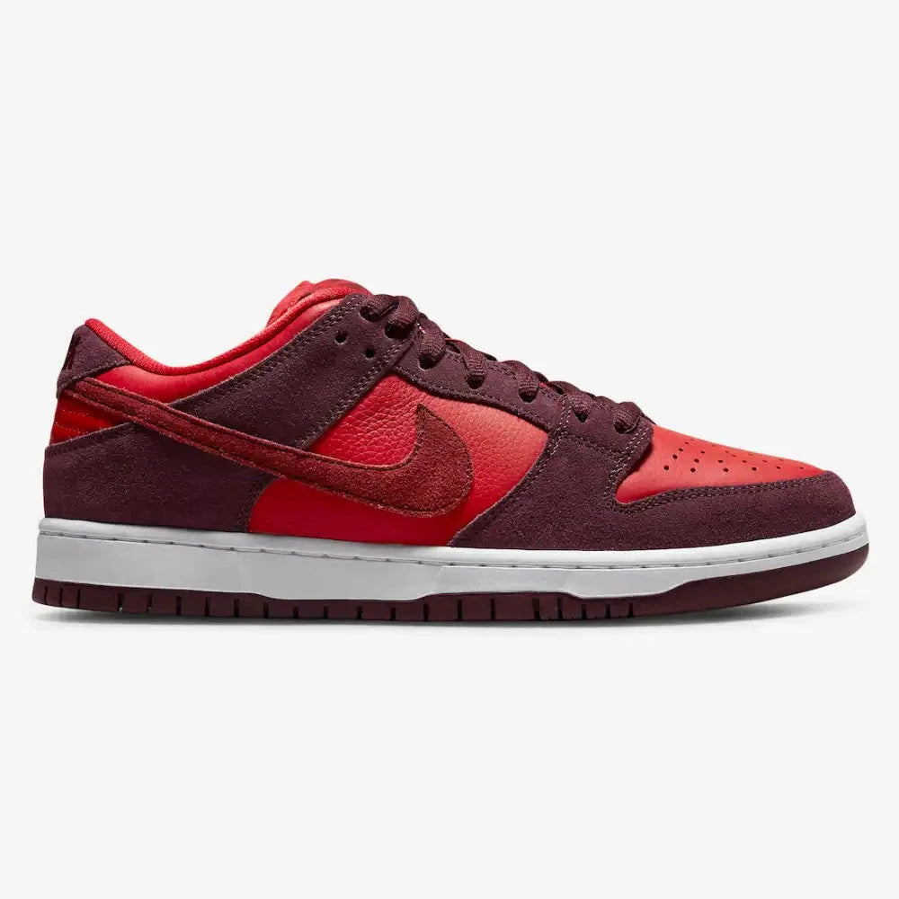 Nike SB Dunk Low Cherry