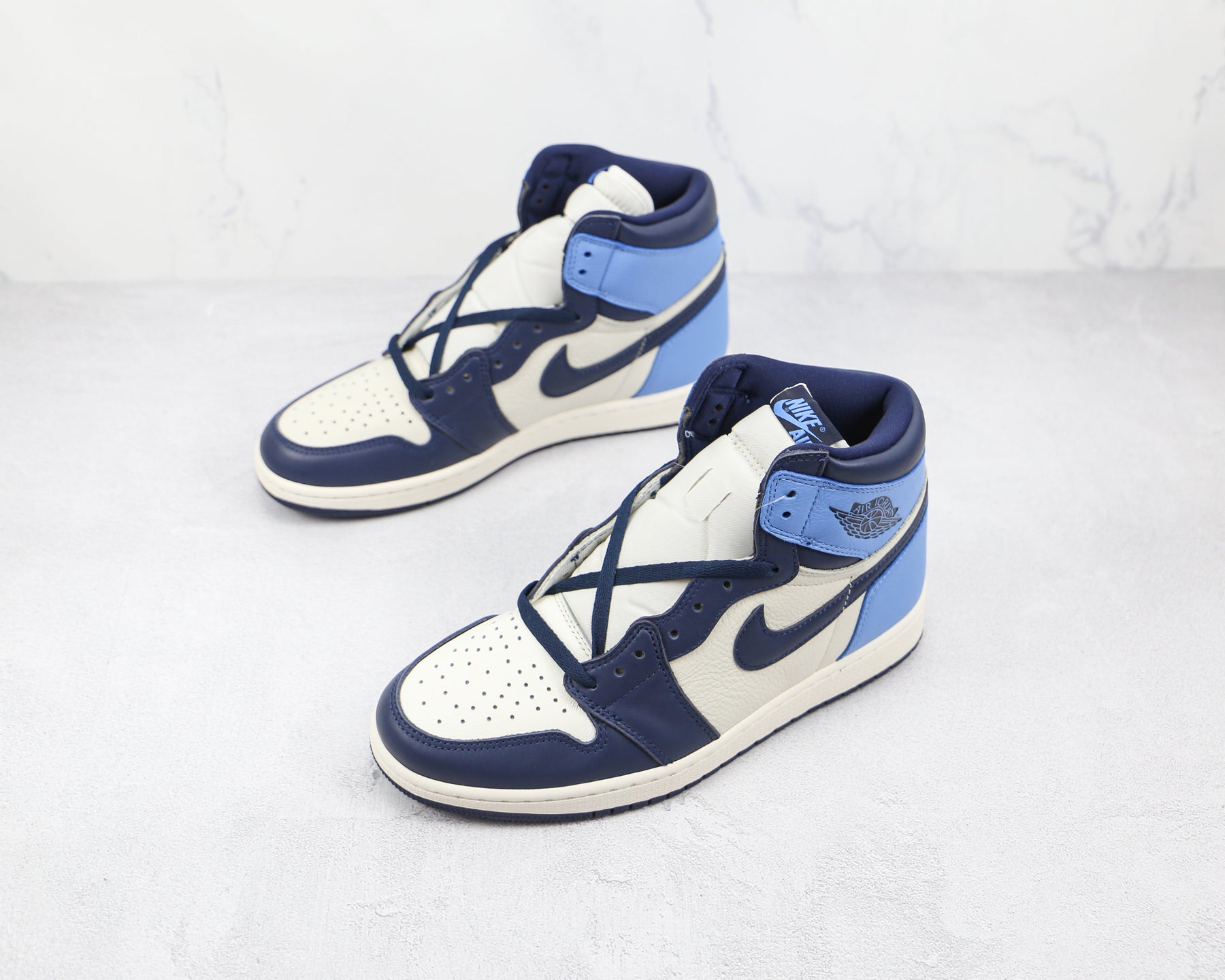 Nike Jordan 1 Retro High Obsidian UNC