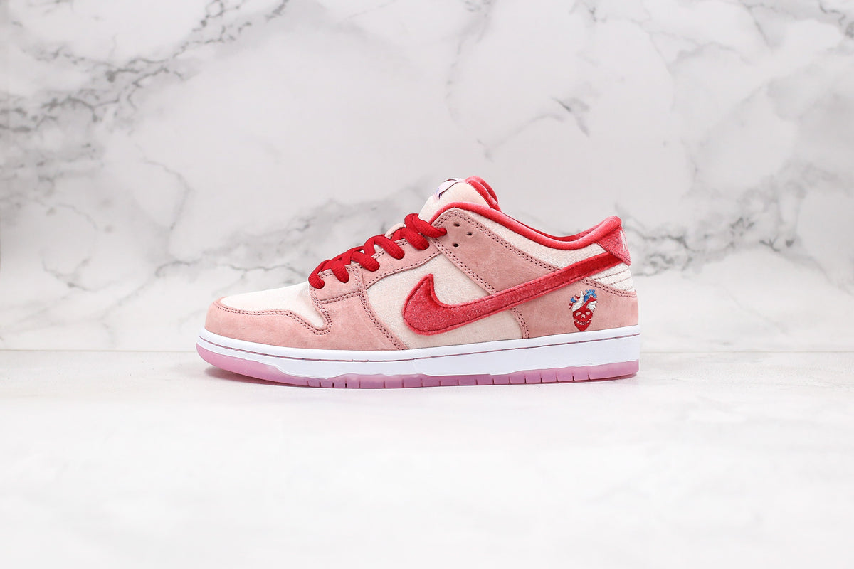 Nike SB Dunk Low Strangelove