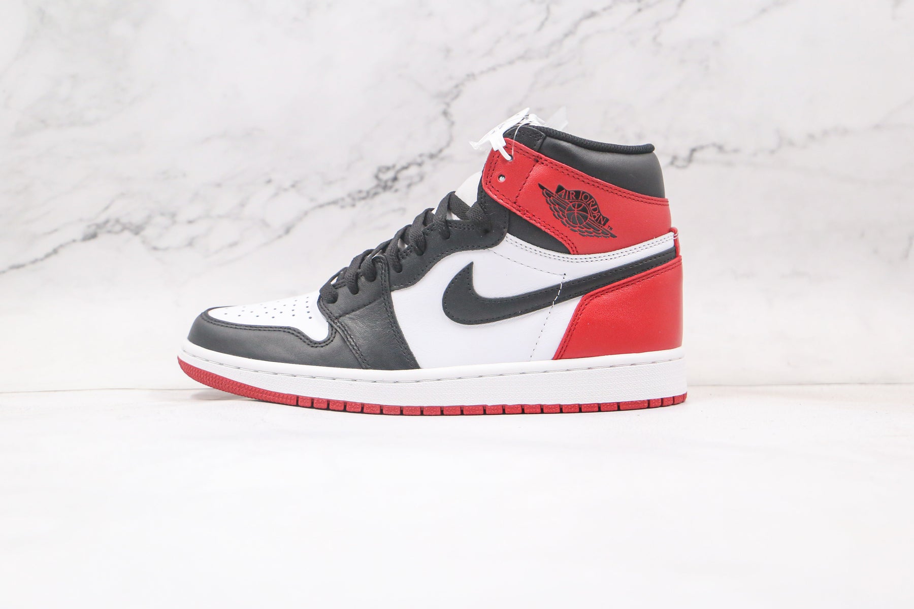 Nike Jordan 1 Retro High Black Toe